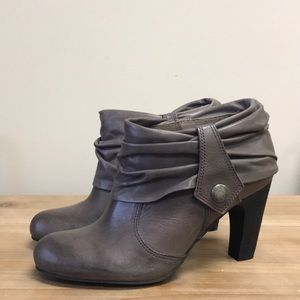 Mam’Zelle Women’s Booties